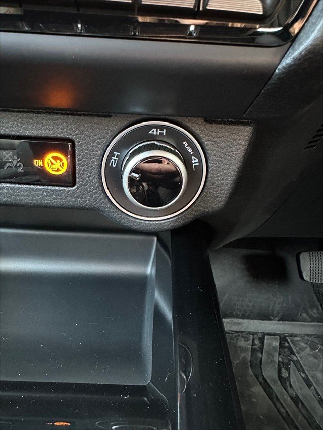 2025 Isuzu D-MAX X-TERRAIN MY24 4X4 Dual Range Mineral White