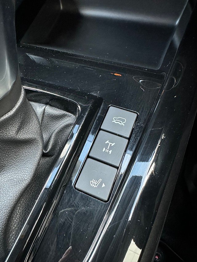 2025 Isuzu D-MAX X-TERRAIN MY24 4X4 Dual Range Mineral White