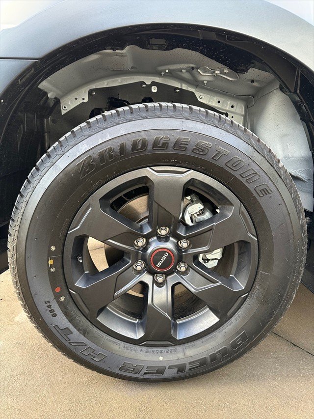 2025 Isuzu D-MAX X-TERRAIN MY24 4X4 Dual Range Mineral White