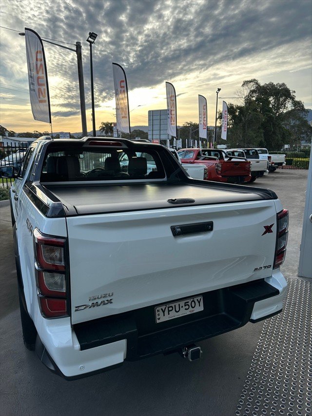 2025 Isuzu D-MAX X-TERRAIN MY24 4X4 Dual Range Mineral White