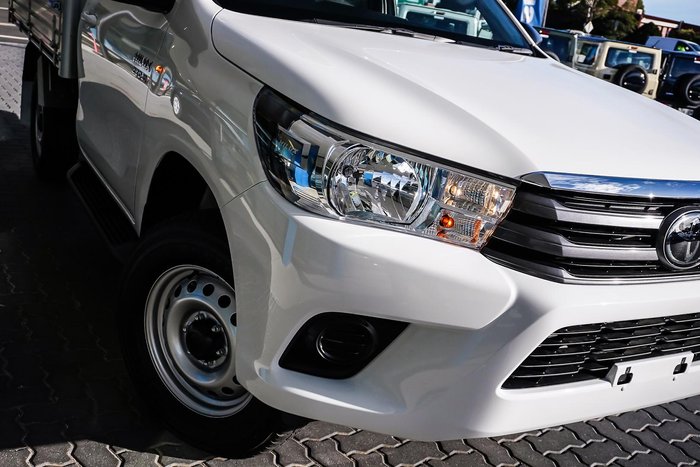 2022 Toyota Hilux SR