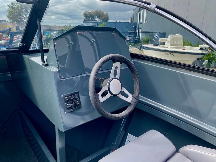 2023 Stessl 495 Bluewater Runabout