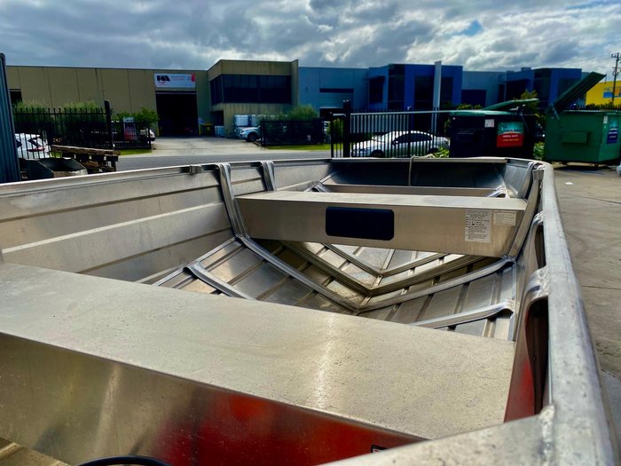 2021 QUINTREX F370 Outback Explorer