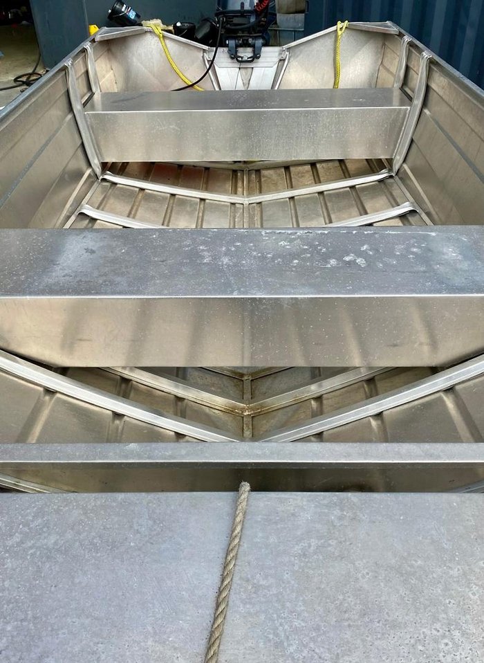 2021 QUINTREX F370 Outback Explorer