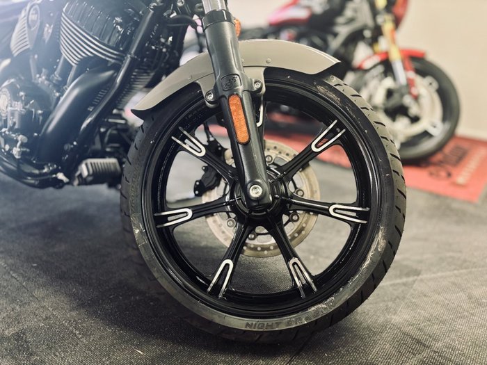 2023 Indian CHIEF DARK HORSE Grey