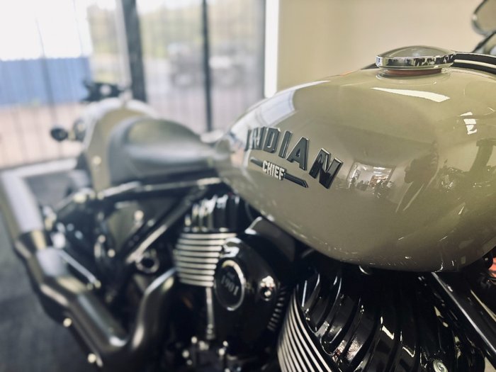 2023 Indian CHIEF DARK HORSE Grey