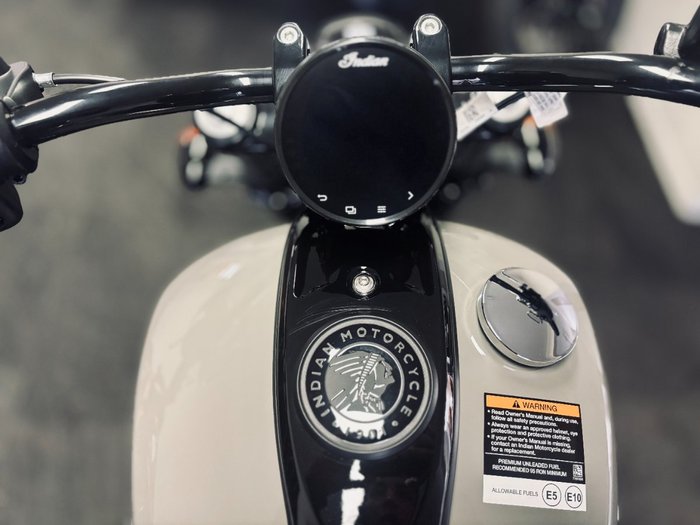 2023 Indian CHIEF DARK HORSE Grey