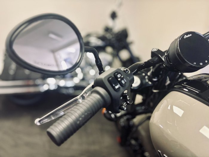 2023 Indian CHIEF DARK HORSE Grey