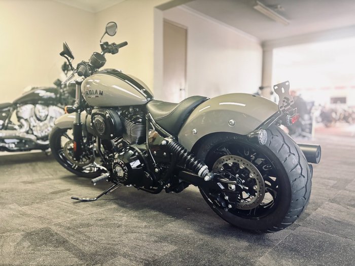 2023 Indian CHIEF DARK HORSE Grey