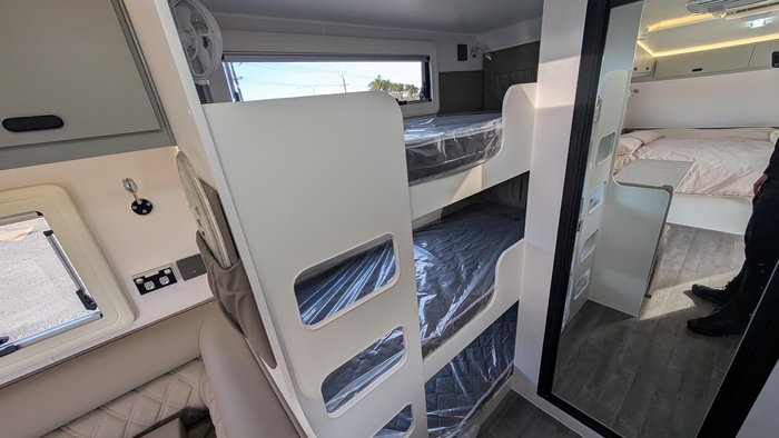 2025 JB Caravans 18' Gator X Triple Bunk Save $13,250 Was $132,500