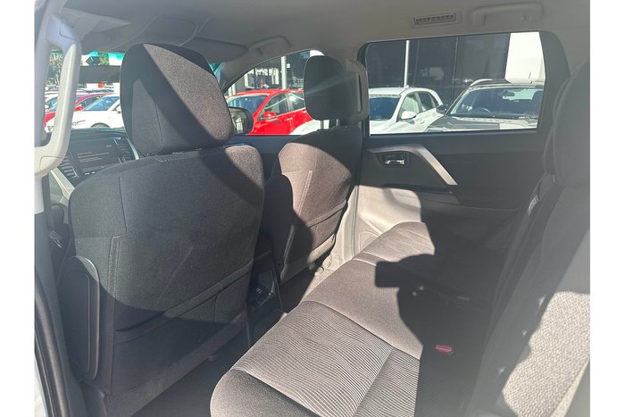 2021 Mitsubishi Pajero Sport GLX