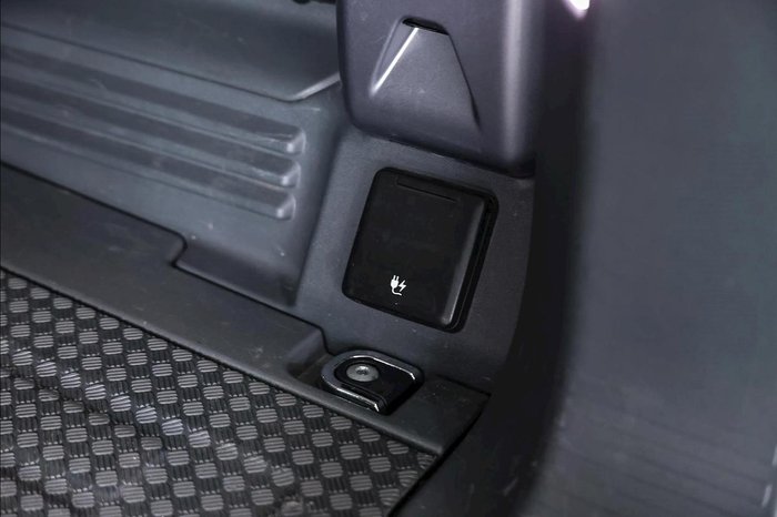 2020 Land Rover Defender 110 D240 First Edition
