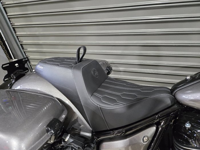 2025 INDIAN SPORT CHIEF RT BLACK