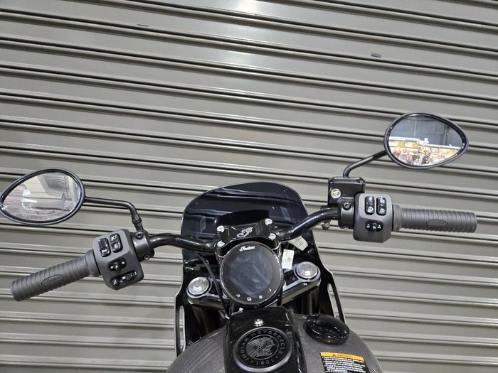 2025 INDIAN SPORT CHIEF RT BLACK