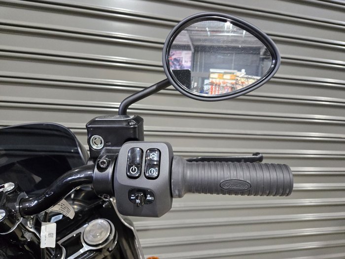 2025 INDIAN SPORT CHIEF RT BLACK