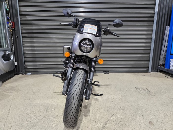 2025 INDIAN SPORT CHIEF RT BLACK