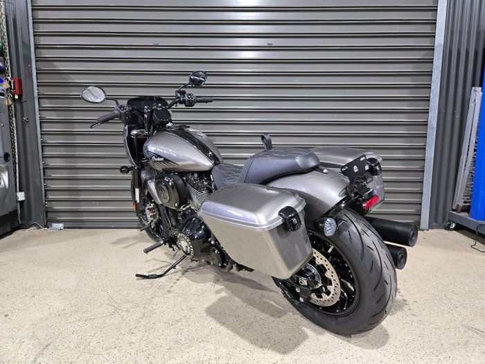 2025 INDIAN SPORT CHIEF RT BLACK