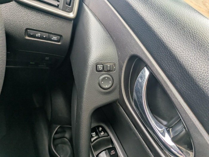 2016 Nissan X-TRAIL ST