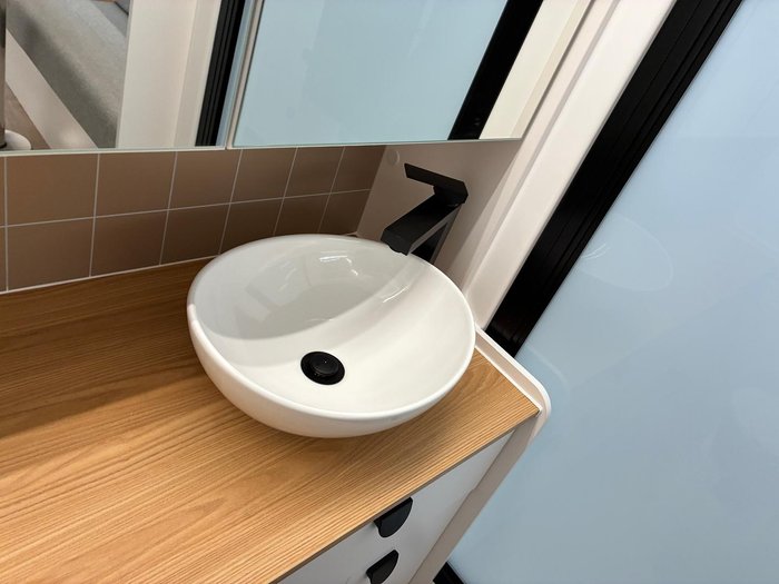 2025 Traveller Destination Track 15