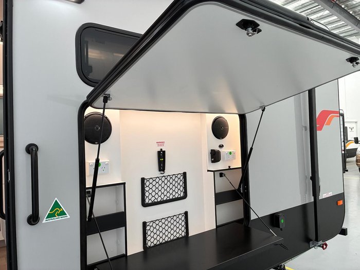 2025 Traveller Destination Track 15