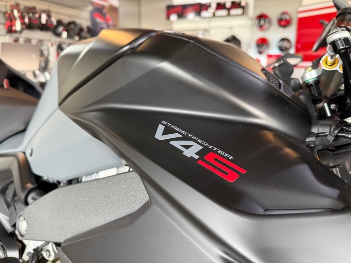 2024 Ducati Streetfighter V4 S Streetfighter Grey