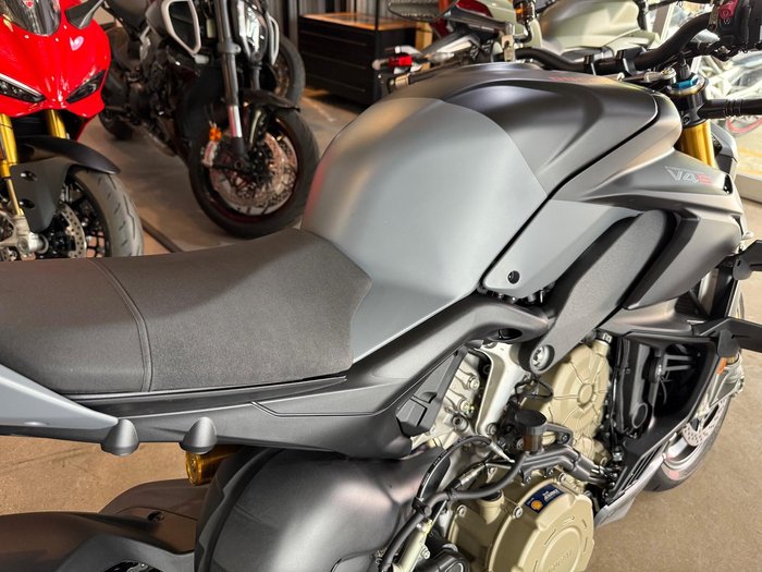 2024 Ducati Streetfighter V4 S Streetfighter Grey