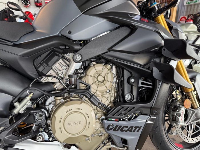 2024 Ducati Streetfighter V4 S Streetfighter Grey