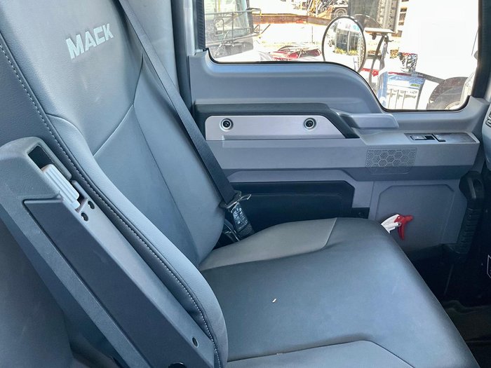 2023 Mack Superliner CLXT SUPERLINER 685