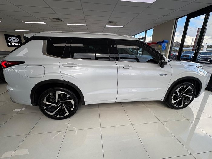 2023 Mitsubishi Outlander PHEV Exceed