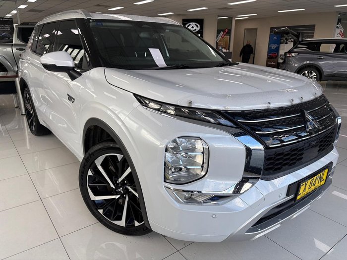 2023 Mitsubishi Outlander PHEV Exceed