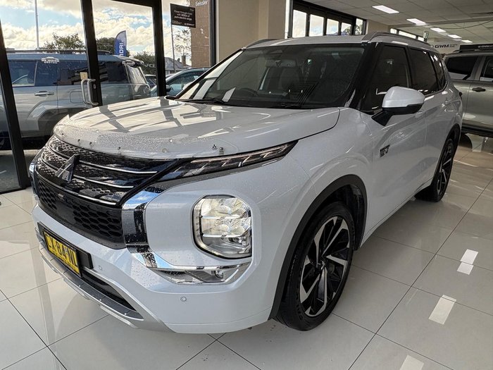 2023 Mitsubishi Outlander PHEV Exceed