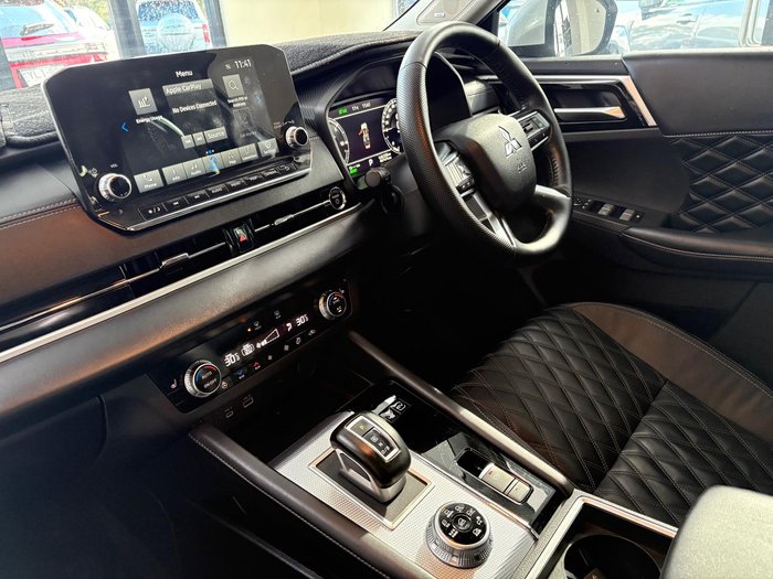 2023 Mitsubishi Outlander PHEV Exceed
