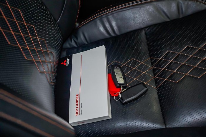 2022 Mitsubishi Outlander PHEV Exceed Tourer