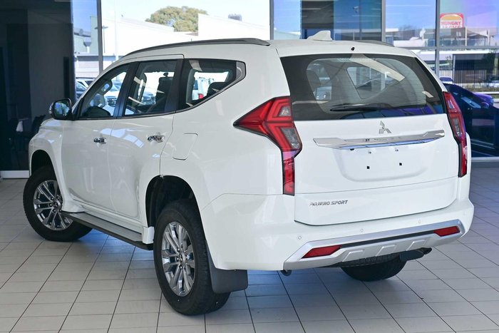 2024 Mitsubishi Pajero Sport GLX