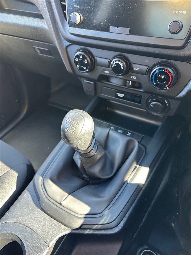 2025 Isuzu D-MAX SX MY24 4X4 Dual Range Mercury Silver Metallic