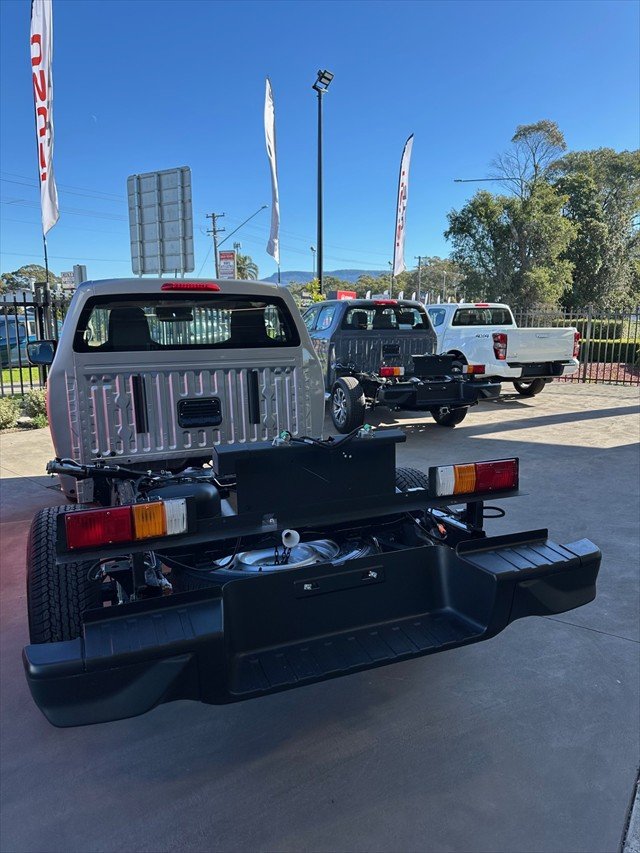 2025 Isuzu D-MAX SX MY24 4X4 Dual Range Mercury Silver Metallic