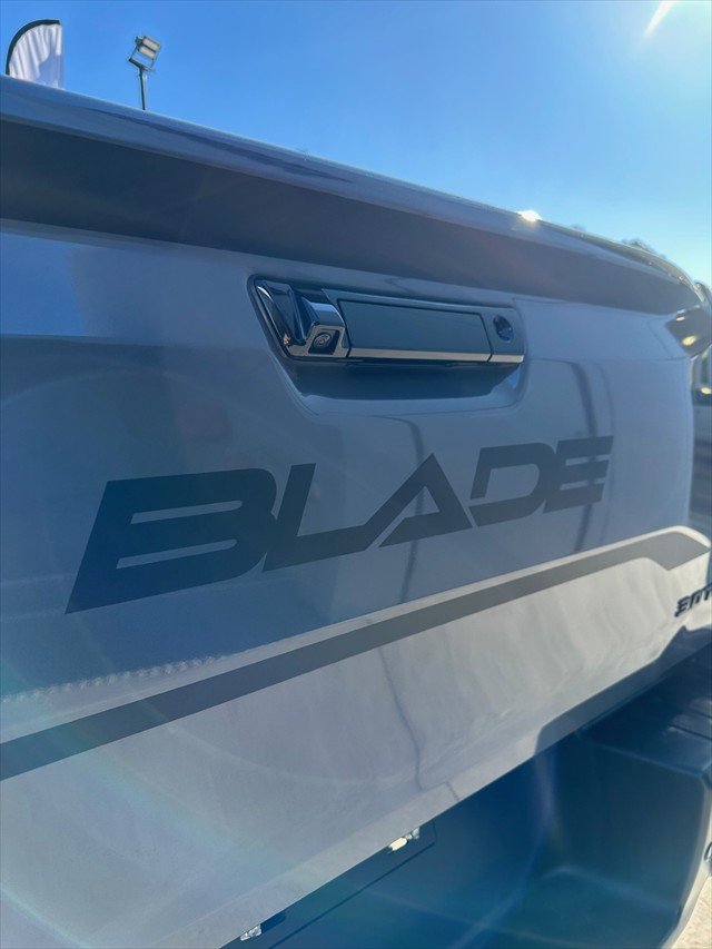2025 Isuzu D-MAX BLADE MY24 4X4 Dual Range Granite Grey Mica