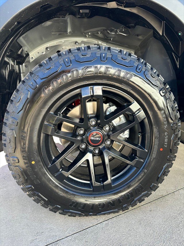 2025 Isuzu D-MAX BLADE MY24 4X4 Dual Range Granite Grey Mica