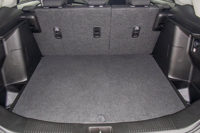 2023 Suzuki S-Cross Plus JYB Silky Silver