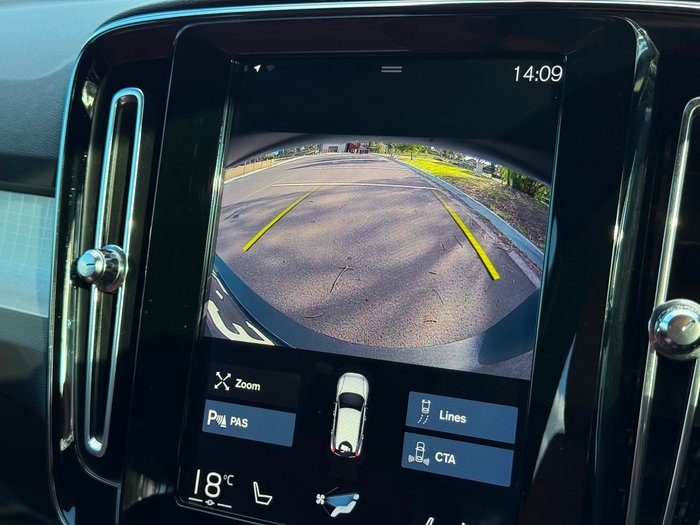 2018 Volvo XC40 T4 Momentum