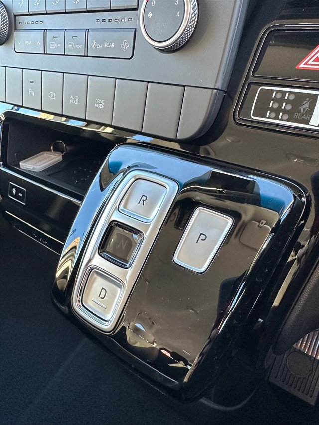 2025 Hyundai STARIA