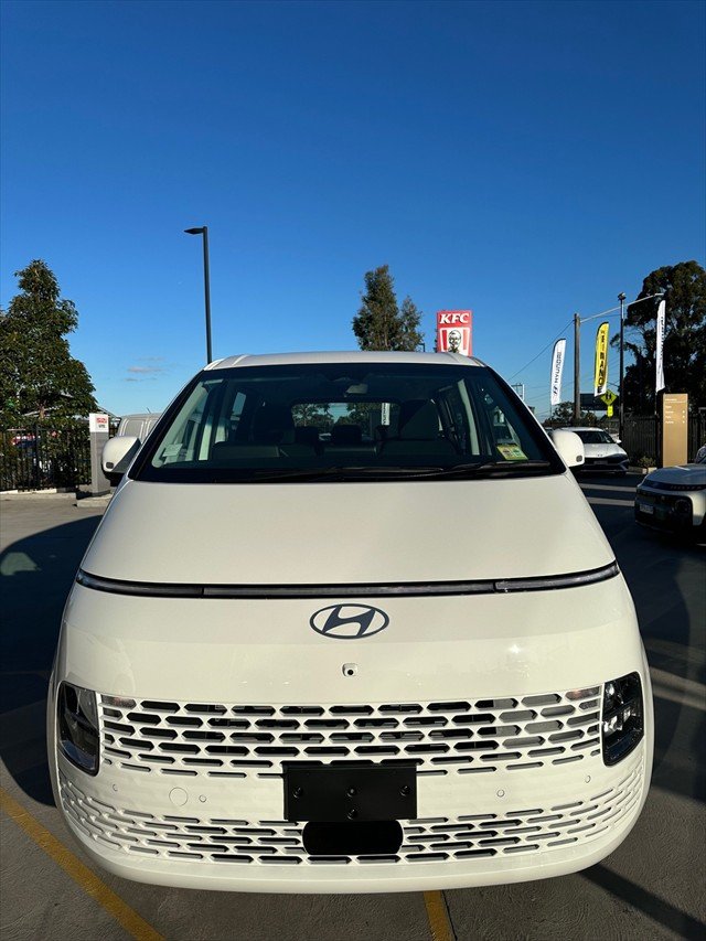 2025 Hyundai STARIA