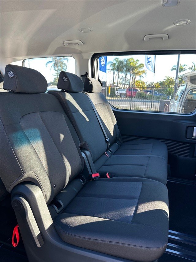 2025 Hyundai STARIA