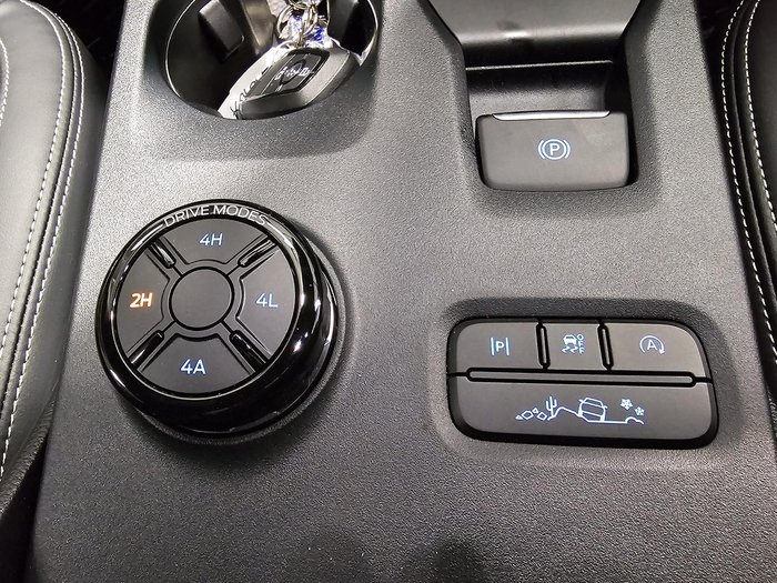 2023 Ford Everest Platinum