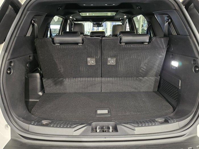 2023 Ford Everest Platinum