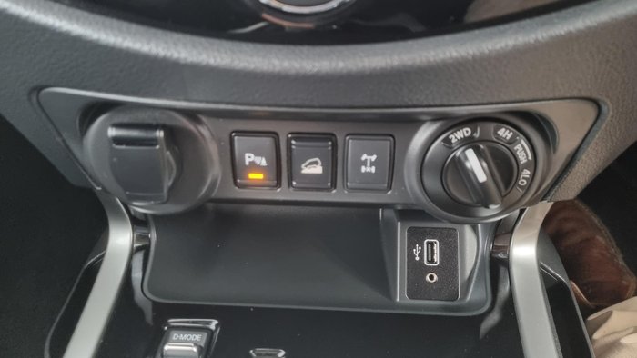 2021 Nissan Navara ST-X