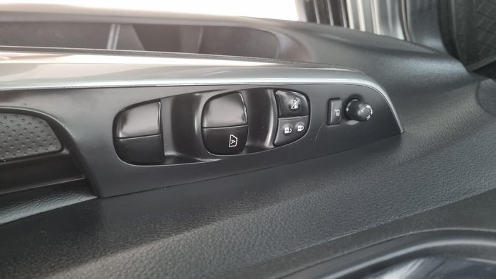 2021 Nissan Navara ST-X