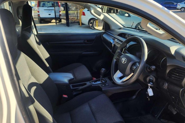 2019 Toyota Hilux Workmate TGN121R 4x2 Glacier White