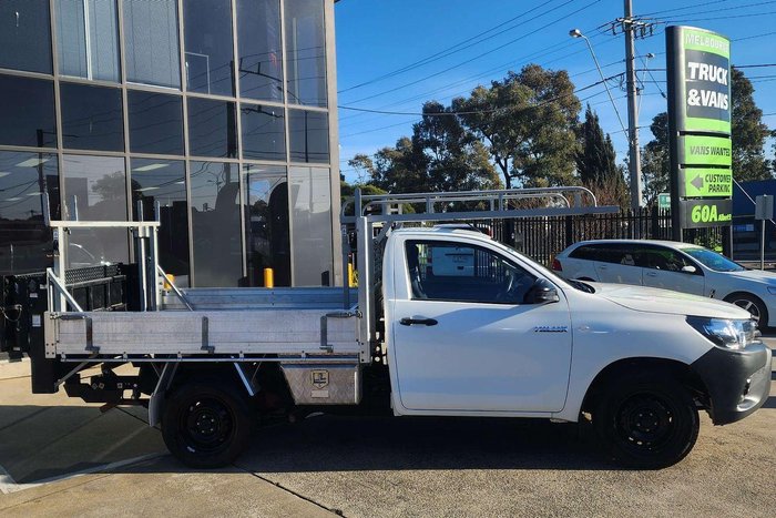 2019 Toyota Hilux Workmate TGN121R 4x2 Glacier White
