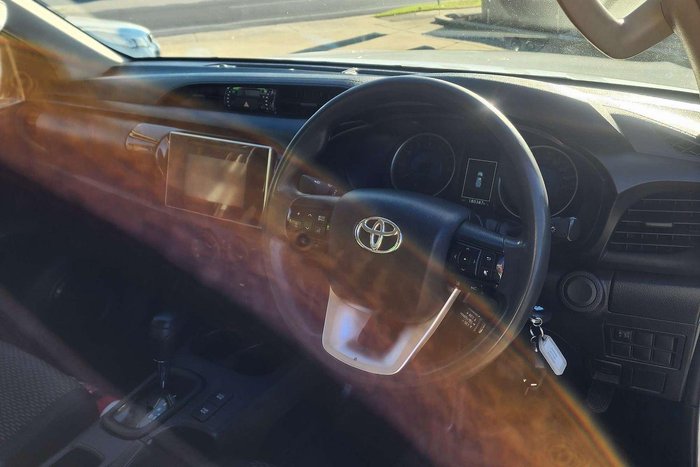 2019 Toyota Hilux Workmate TGN121R 4x2 Glacier White